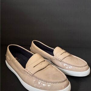 Cole Han Grand Penny Loafer slip on shoe size 10.5 ink mark on right shoe